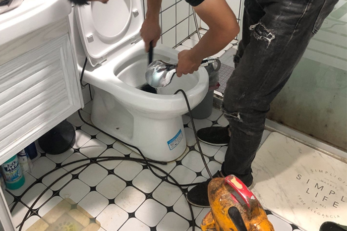 岭口镇马桶堵塞自己疏通还是找师傅？专业上门服务让你省时更省心